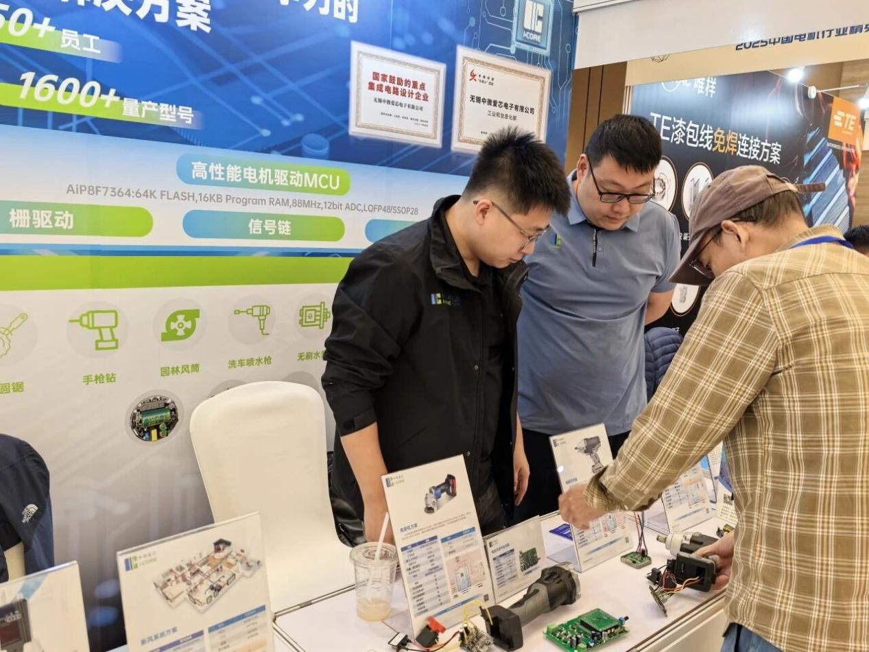 0421b92abd714c15d1aef9e1d66f1bfb