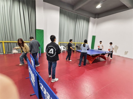 小孩們在房間里

AI 生成的內容可能不正確。
